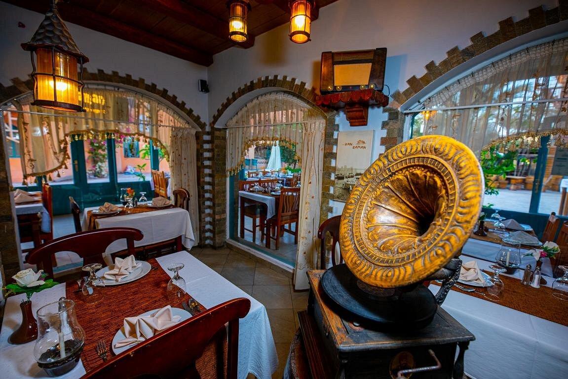 Garden dining and Egyptian mixed grill at Kan Zaman El Gouna